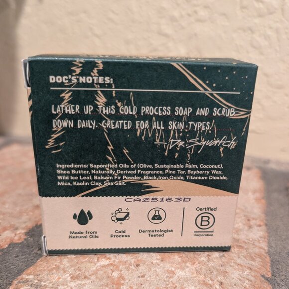 Dr. Squatch Snowy Pine Tar Limited Edition Soap Bar 5 oz – Medium Grit - Picture 5 of 6